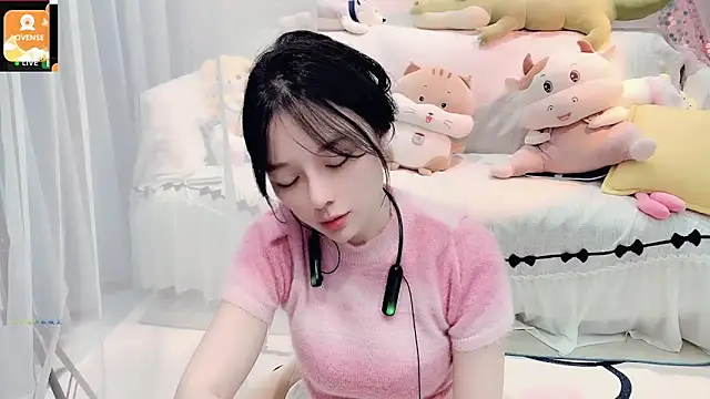 AKiKi711 online show from 7, 10, 2025