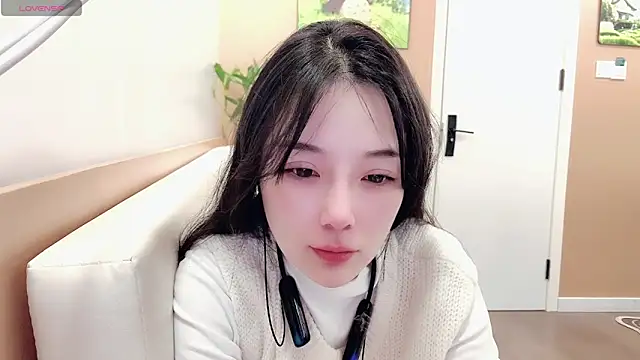 AKiKi711 online show from 4, 2, 2026