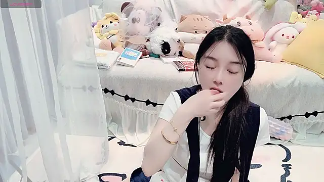 AKiKi711 online show from 25, 4, 2026