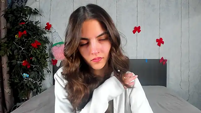 Milana Crystal  online show from 4, 2, 2026