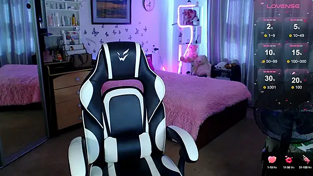 Sidney blush online show from 15, 9, 2025