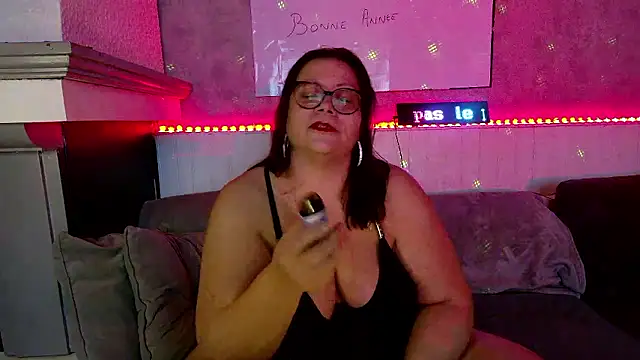 Lola-squirt online show from 16, 1, 2026