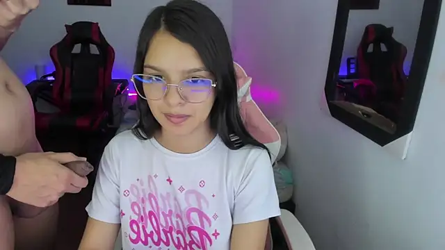 jessi and boy online show from 15, 12, 2025