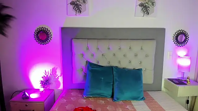 Snapshot of Kylie2211 chatting on 8, 2, 2025 Kylie2211 online show from 8, 2, 2025