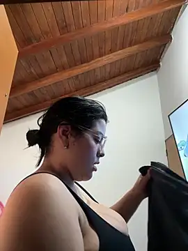 Snapshot of Kylie2211 chatting on 10, 9, 2025 Kylie2211 online show from 10, 9, 2025