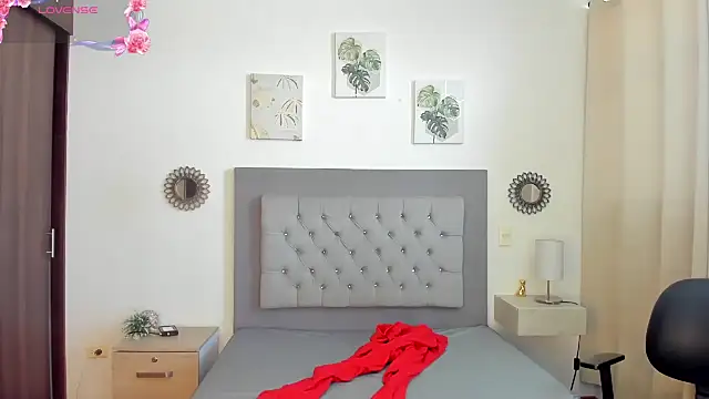 Snapshot of Kylie2211 chatting on 2, 10, 2025 Kylie2211 online show from 2, 10, 2025