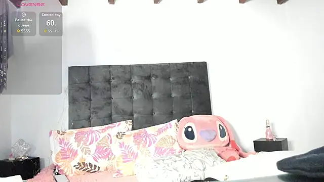 Snapshot of Kylie2211 chatting on 24, 10, 2025 Kylie2211 online show from 24, 10, 2025