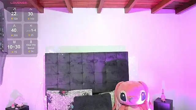 Snapshot of Kylie2211 chatting on 8, 11, 2025 Kylie2211 online show from 8, 11, 2025