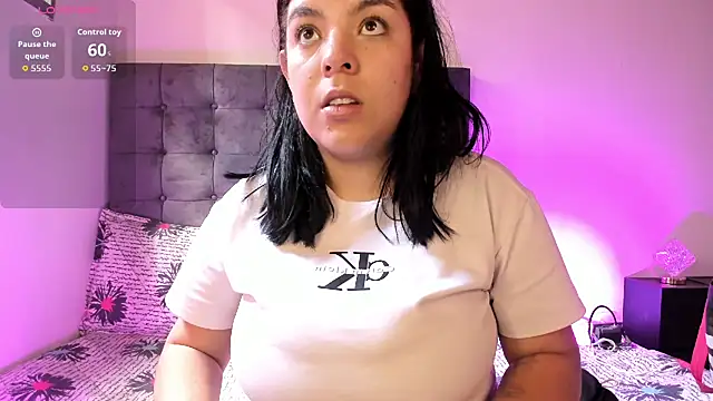 Snapshot of Kylie2211 chatting on 19, 11, 2025 Kylie2211 online show from 19, 11, 2025