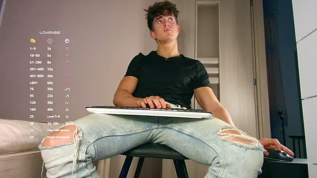 ChristianLevine  online show from 4, 12, 2025