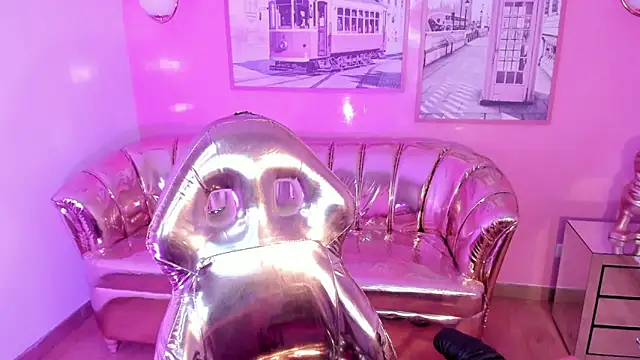 Snapshot of carlie_mayer_v chatting on 5, 3, 2025 carlie mayer v online show from 5, 3, 2025