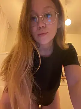 Eva Weyne online show from 1, 12, 2024