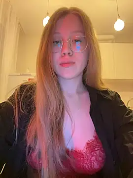 Eva Weyne online show from 4, 2, 2025