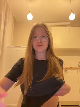 Eva Weyne online show from 12, 10, 2025