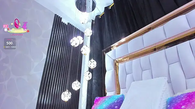 SarayRoyse online show from 22, 4, 2026