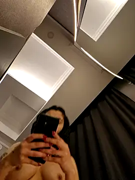 Snapshot of Esmertarcinim chatting on 25, 2, 2025 Esmertarcinim online show from 25, 2, 2025