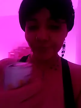 Evelynn online show from 5, 1, 2025