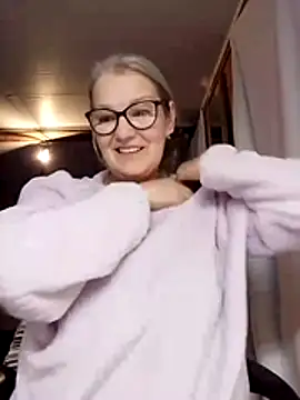 irinamaux online show from 6, 11, 2025