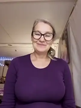 irinamaux online show from 4, 12, 2025