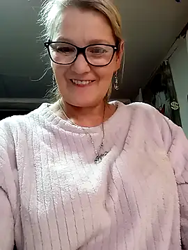 irinamaux online show from 10, 5, 2026