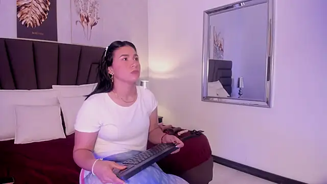 Sofi Perez  online show from 20, 3, 2025