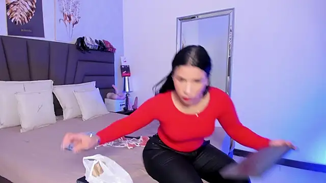 Sofi Perez  online show from 19, 3, 2026