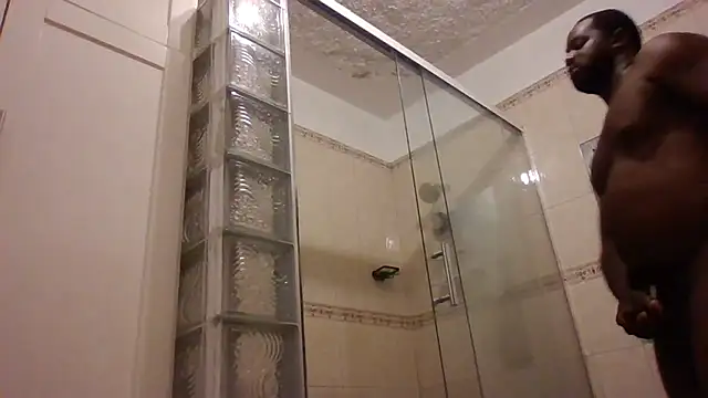 Snapshot of Bighood_T chatting on 2, 10, 2025 Bighood T online show from 2, 10, 2025