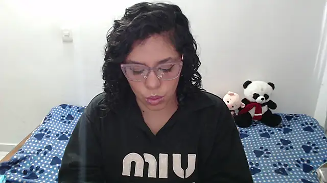 Snapshot of Anne_purple chatting on 3, 6, 2026 Anne purple online show from 3, 6, 2026