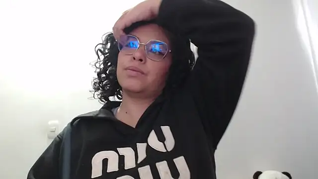 Snapshot of Anne_purple chatting on 3, 6, 2026 Anne purple online show from 3, 6, 2026
