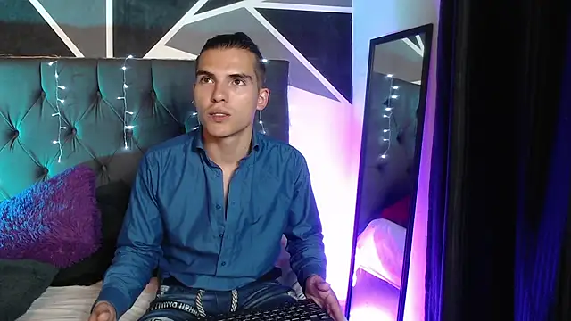  Tattoo Couple online show from 14, 1, 2025