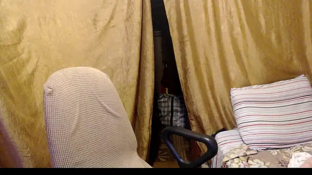 Snapshot of _Estelitta_5 chatting on 10, 10, 2025 Estelitta 5 online show from 10, 10, 2025