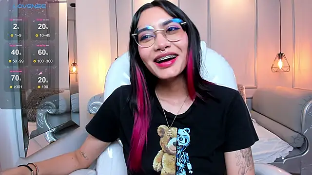 AzuraKindong online show from 14, 2, 2025