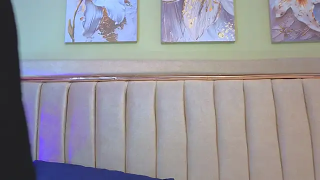 sophiia grey 1 online show from 7, 11, 2025