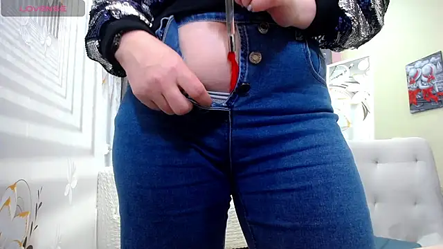 Snapshot of BlondeBrilliant7 chatting on 27, 12, 2024 BlondeBrilliant7 online show from 27, 12, 2024