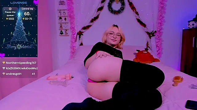 Snapshot of Ahri_howl_sweet chatting on 19, 12, 2024 Ahri howl sweet online show from 19, 12, 2024