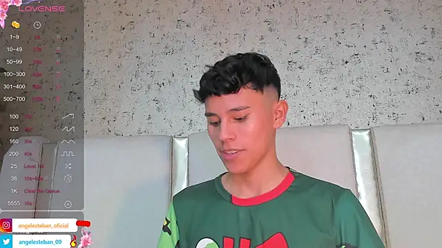 Snapshot of Angel_esteban_fx chatting on 4, 3, 2025 Angel esteban fx online show from 4, 3, 2025