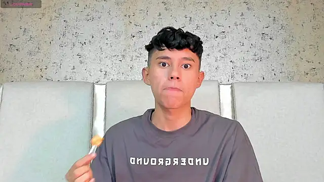 Snapshot of Angel_esteban_fx chatting on 8, 3, 2025 Angel esteban fx online show from 8, 3, 2025