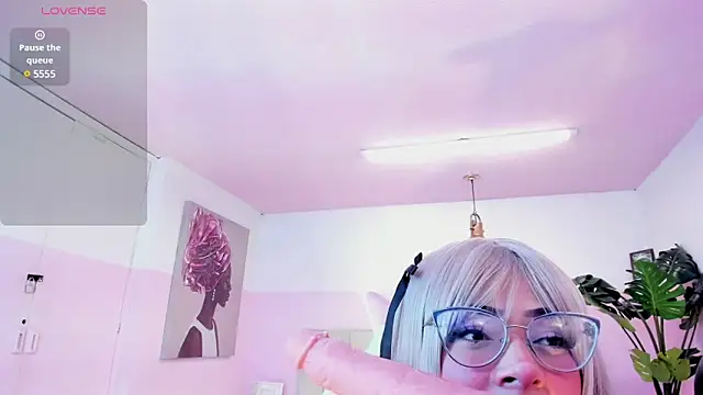 Red lady online show from 21, 2, 2025