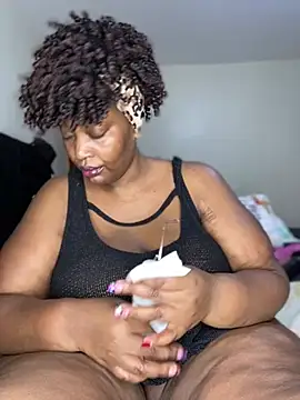 MsWhiteChocolatte online show from 18, 6, 2026