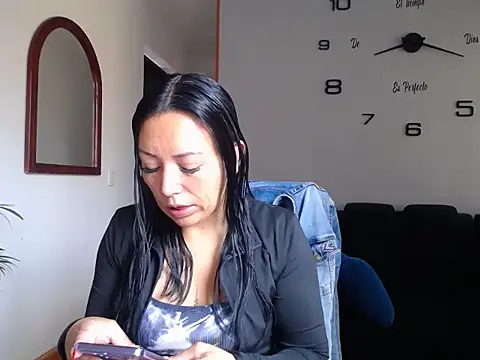 Laura martin  online show from 25, 2, 2026