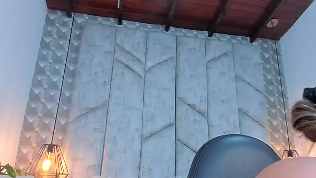 Sara Thompsoon online show from 11, 3, 2026