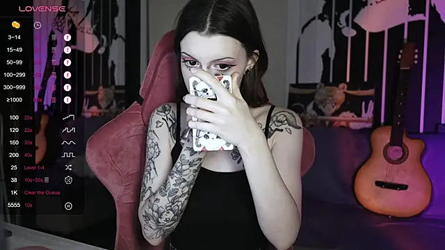 prettybones online show from 29, 12, 2024