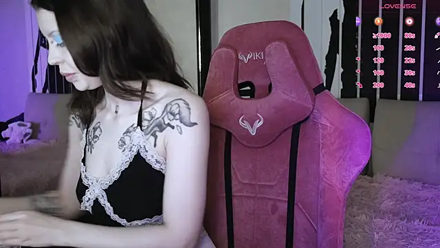 prettybones online show from 30, 1, 2025