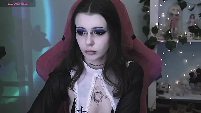 prettybones online show from 16, 4, 2026