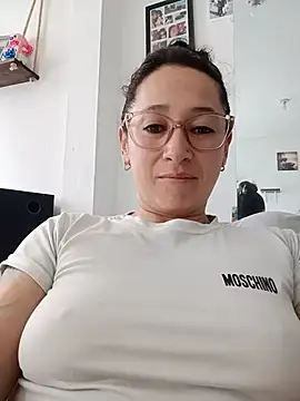 emilypoppy3 online show from 13, 5, 2026
