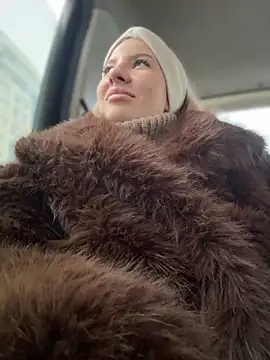 Snapshot of NewLale chatting on 21, 12, 2025 NewLale online show from 21, 12, 2025