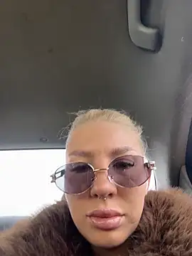 Snapshot of NewLale chatting on 3, 4, 2026 NewLale online show from 3, 4, 2026