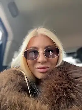 Snapshot of NewLale chatting on 4, 4, 2026 NewLale online show from 4, 4, 2026