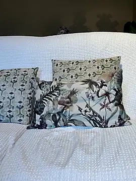 Melody87 online show from 5, 10, 2025