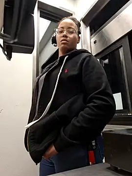 samone9 online show from 28, 12, 2024